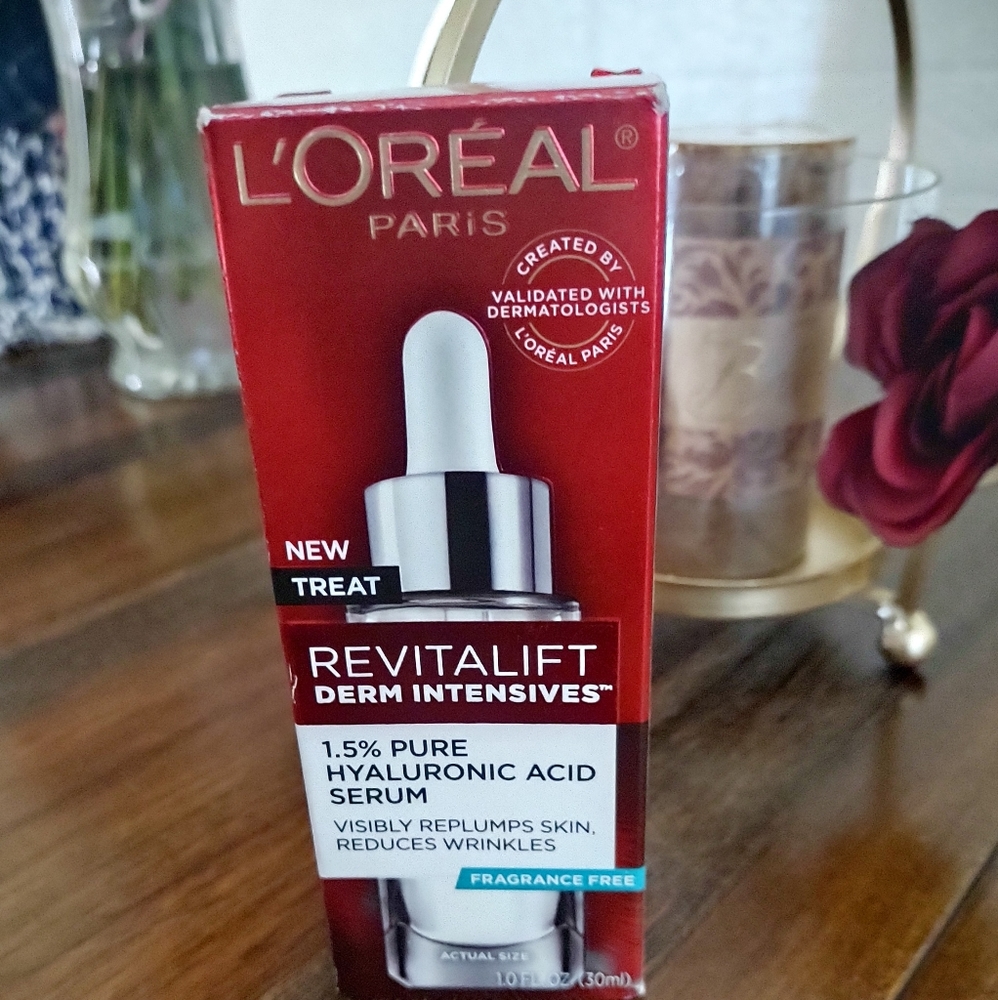 🚫🚫 S O L D 🚫🚫L'Oreal Revitalift Hyaluronic Acid Serum